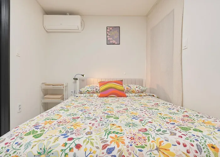 Villa Travel *