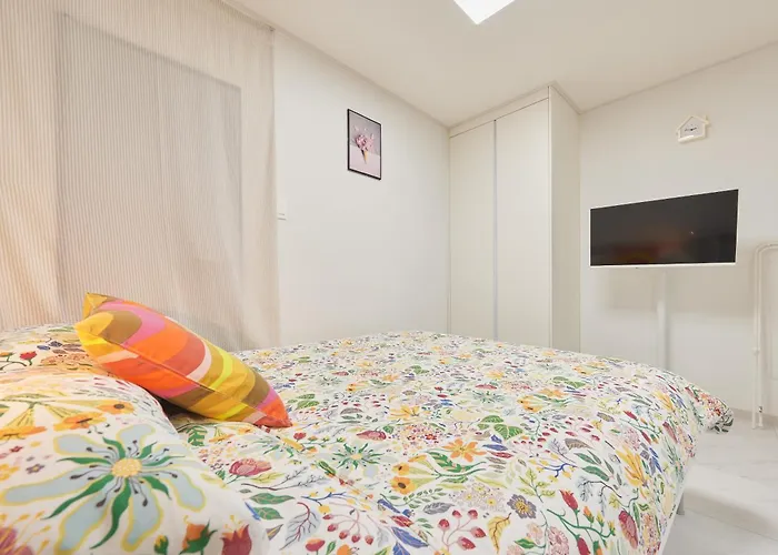 Travel Villa